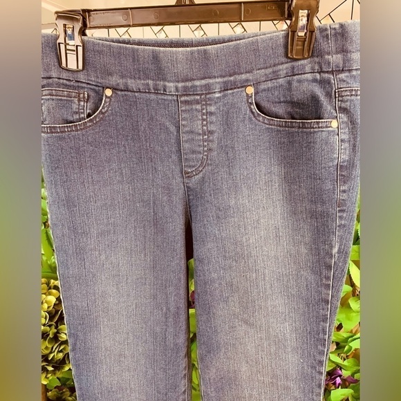 Gloria Vanderbilt All Around Sliming Effect Size 8 Pull On Stretch Blue Jeans - Picture 4 of 12